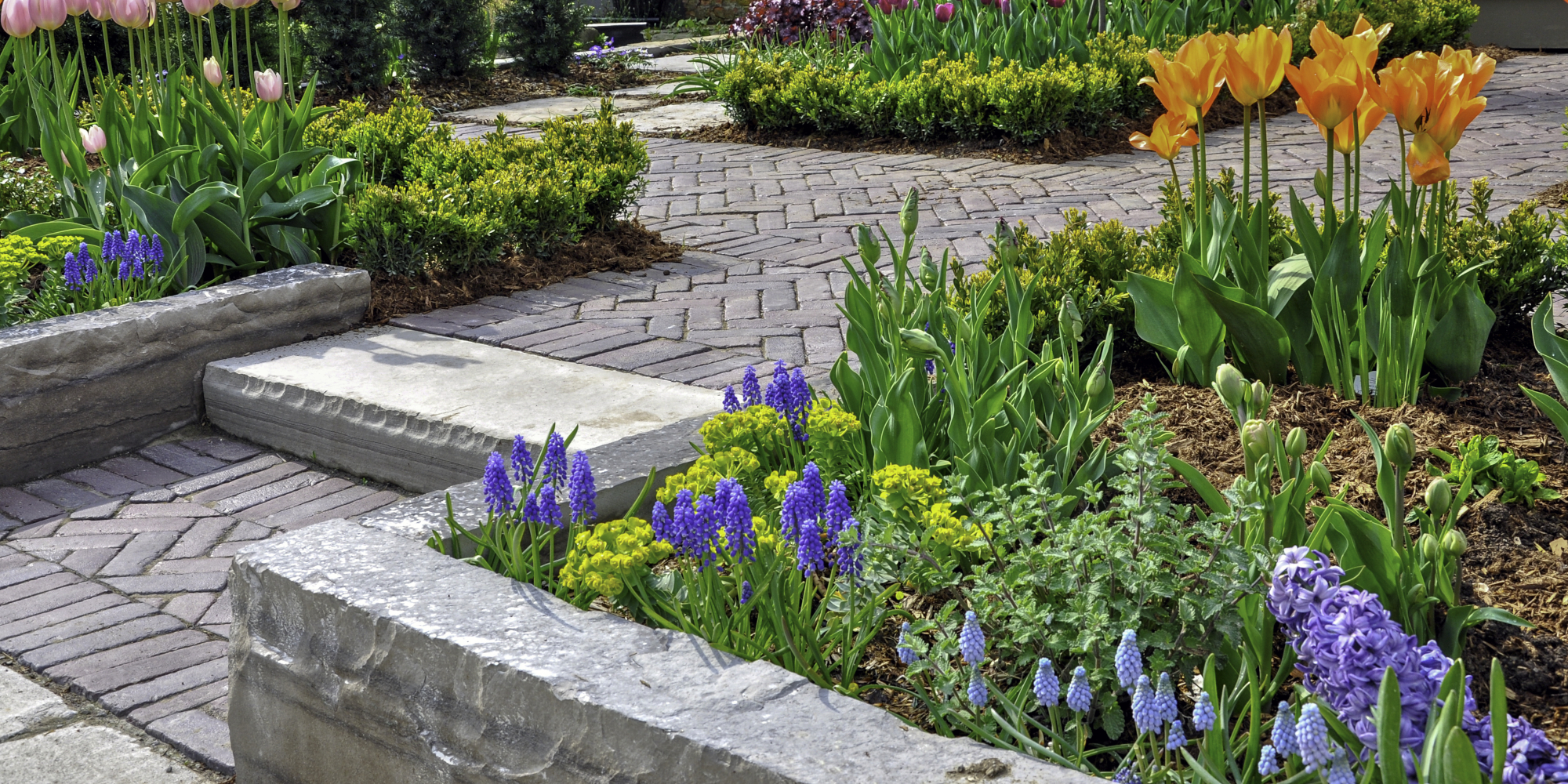 Hardscape design & construction, walkways, stone walls, retaining walls, masonry, Cape Cod, South Coast & South Shore MA